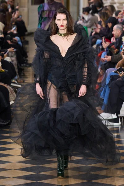 Look 60